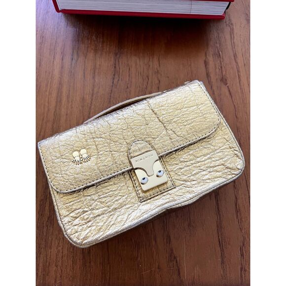 Min and Mon Amantis Bag in Gold Pinatex Crackle Wrinkled Vegan Clutch - Picture 2 of 9